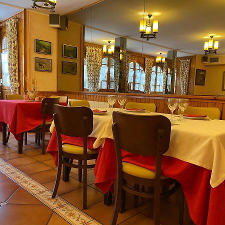 Hostal Montana Alins Kültér fotó