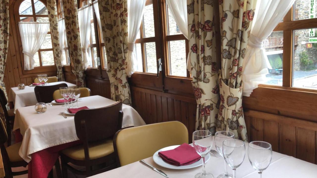 Hostal Montana Alins Kültér fotó